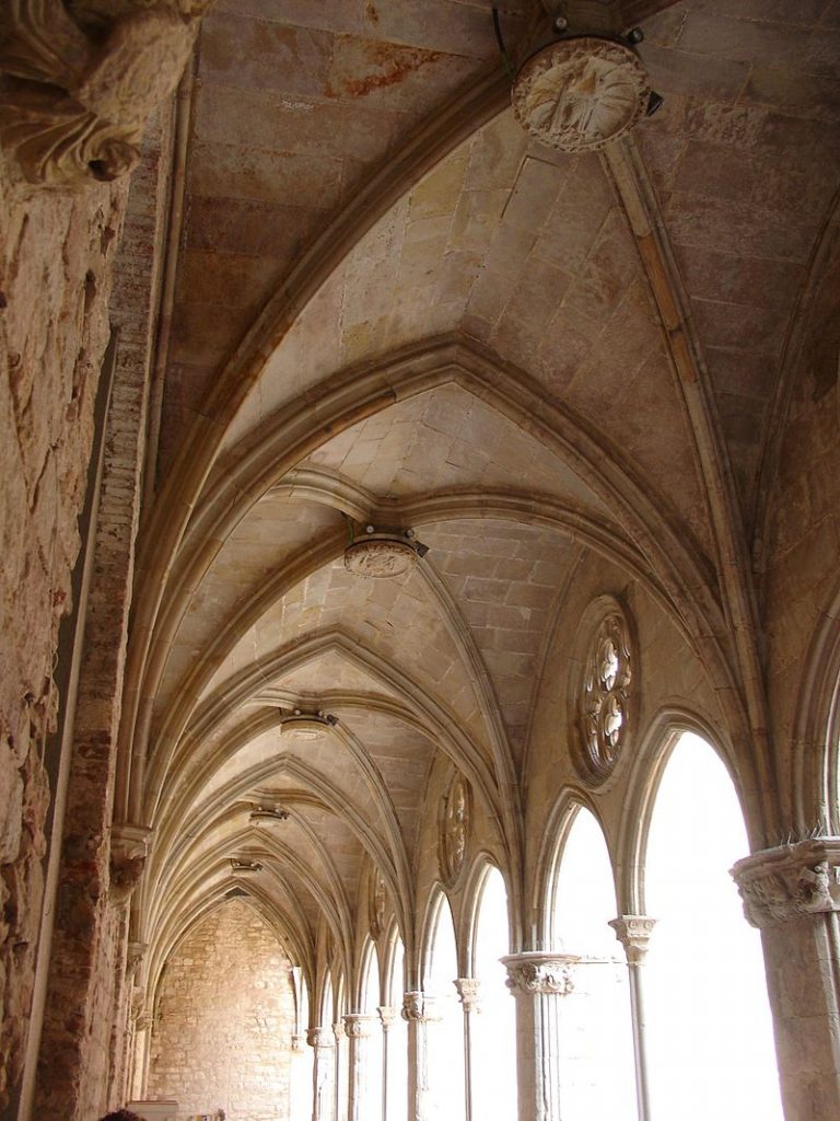 CONVENTSSANTAGUSTI Xavier Caballe 02 Wikipedia 768x1024