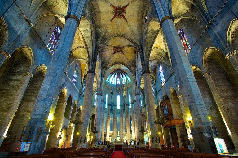 Basilica de Santa Maria del Mar 1 SANTAMARIADELMAR PHOTO BY Jiuguang Wang WIKIPEDIA 768x512