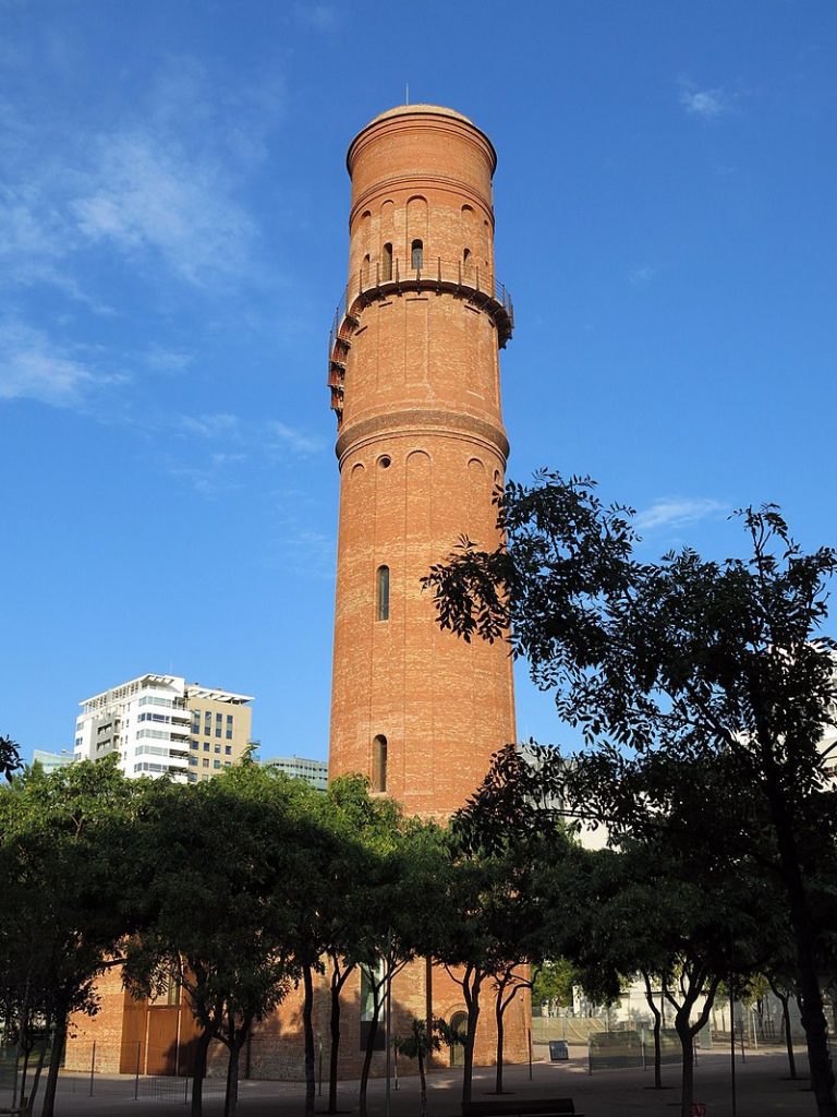 Torre daigues Besos photo by Enfo wikipedia 768x1024