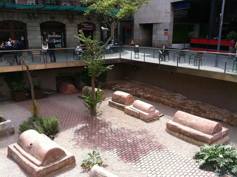 PLAZAVILLAMADRID PHOTO BY Kippelboy WIKIPEDIA 768x574