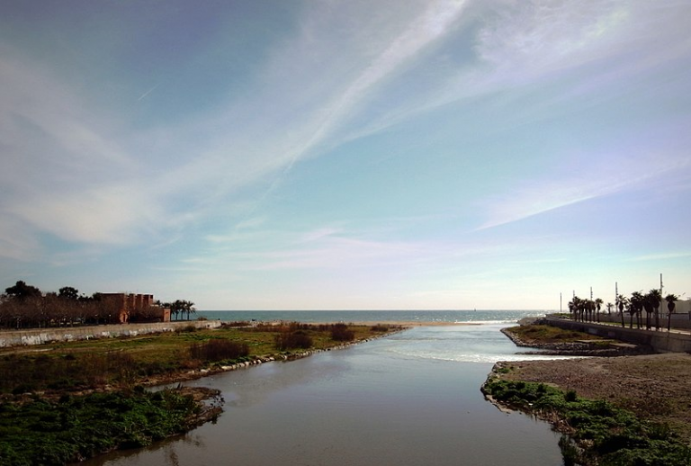 RIO BESOS PHOTO BY Victoriano Javier Tornel Garcia fr WIKIPEDIA 768x518