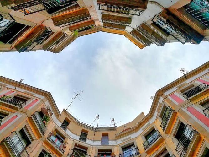 Placeta de Milans foto por Enric WIKIPEDIA